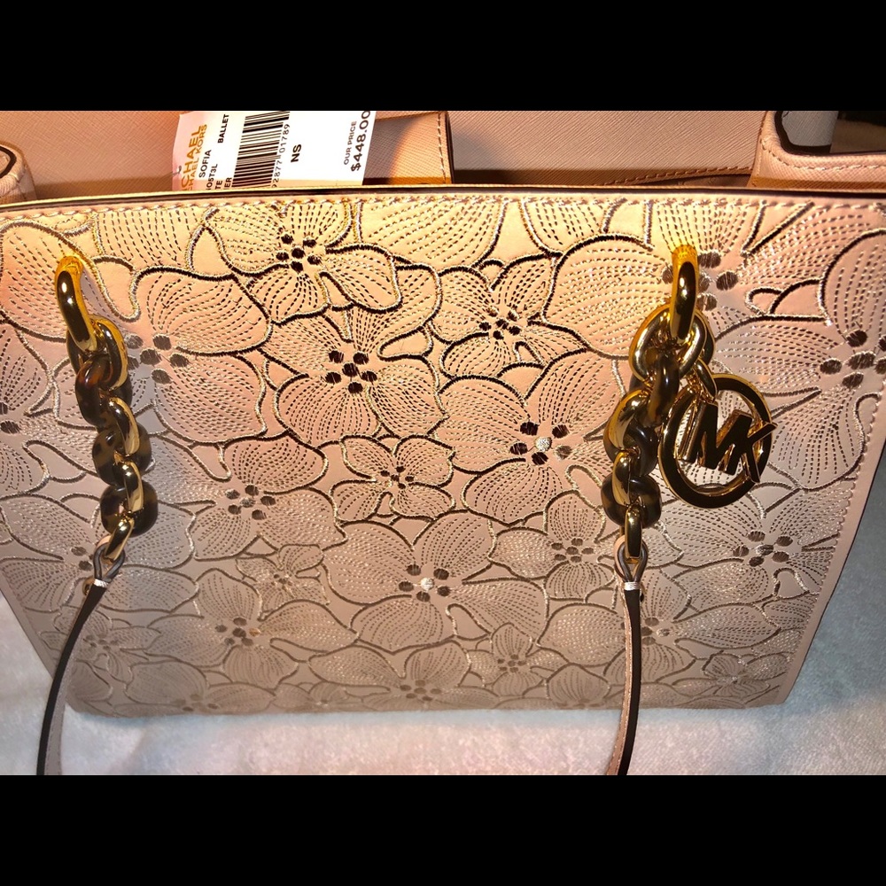Michael Kors! Brand new with tag🔥🔥🔥 - Picture 3 of 8